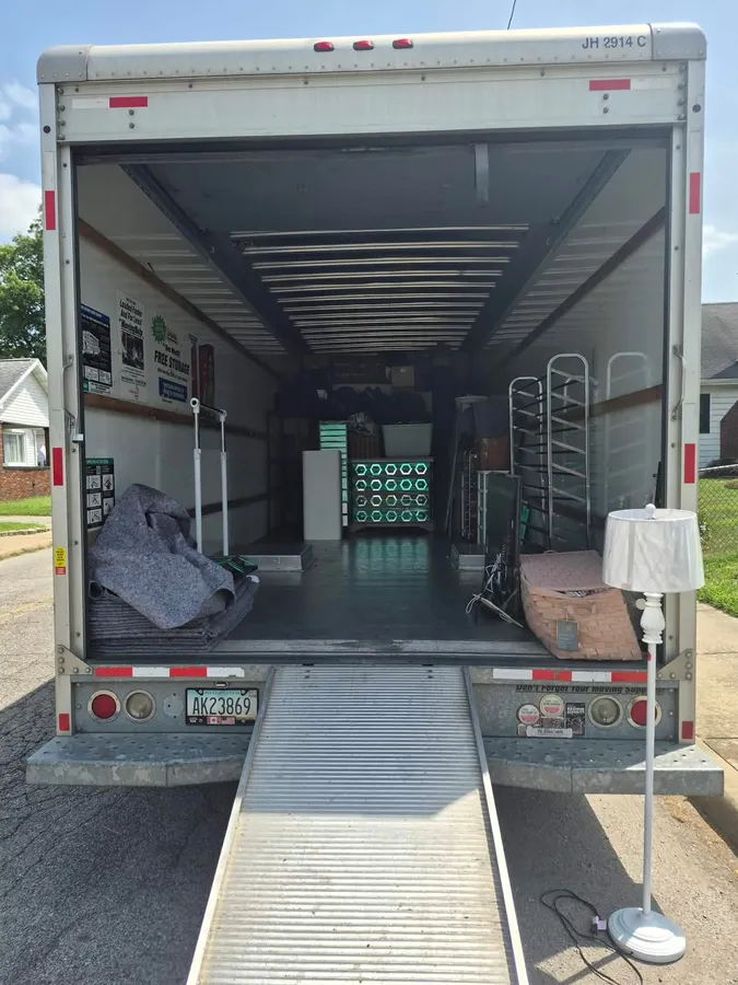 Ready Now Anytime team loading and unloading for a local move